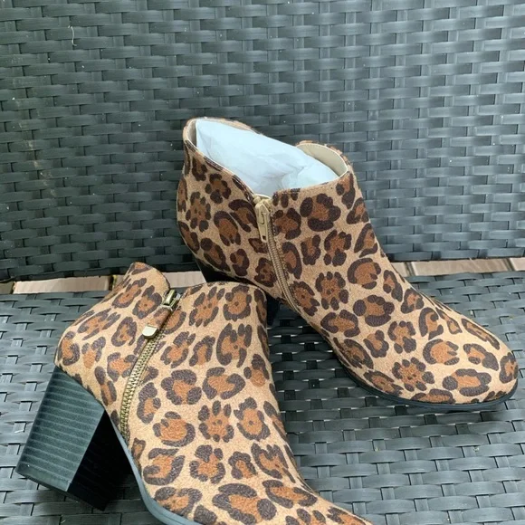 New Style & Co. Booties - Picture 4 of 8